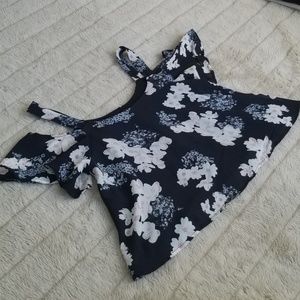 SOLD🌸Floral Blouse🌸